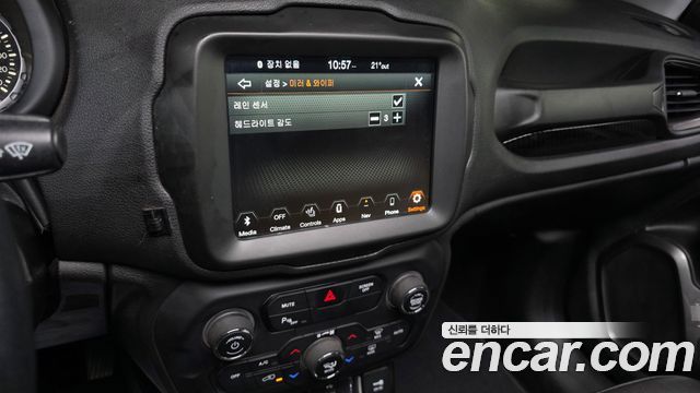 Jeep Renegade 2019 — photo 22