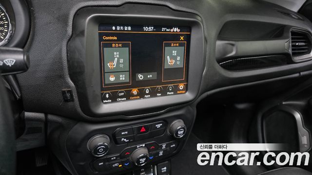 Jeep Renegade 2019 — photo 23