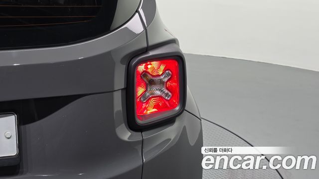 Jeep Renegade 2019 — photo 9