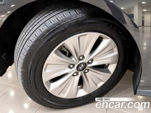 Hyundai Sonata 2018 — photo 19