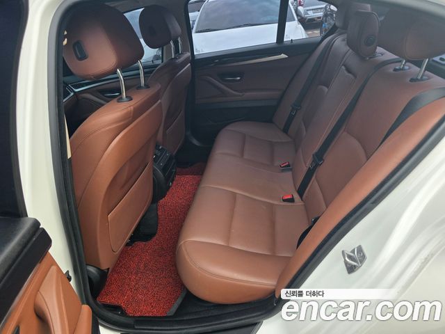 BMW 5-Series 2016 — photo 9