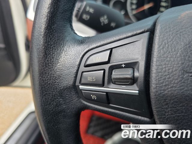 BMW 5-Series 2016 — photo 13