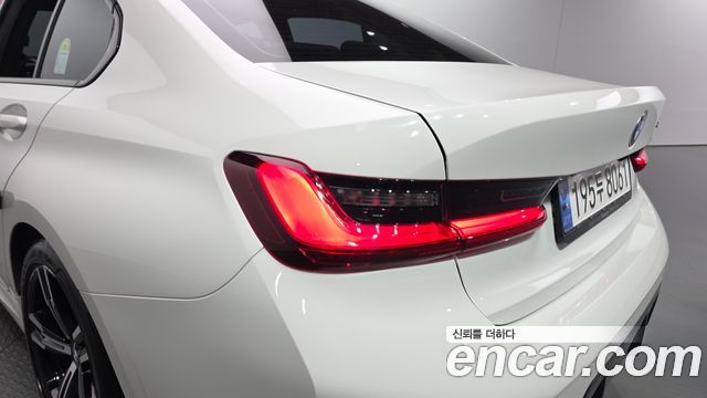 BMW 3-Series 2024 — photo 9