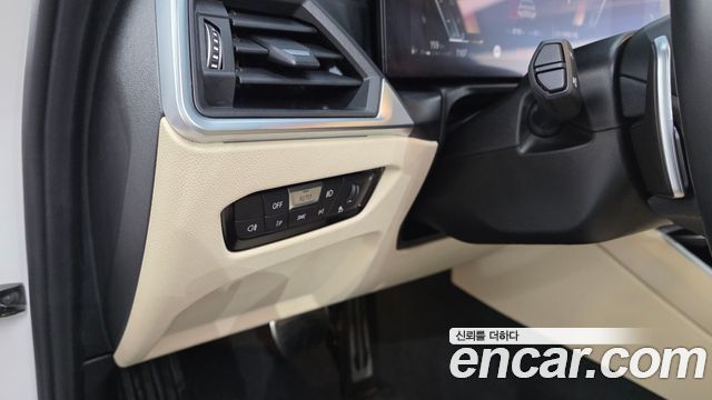 BMW 3-Series 2024 — photo 27
