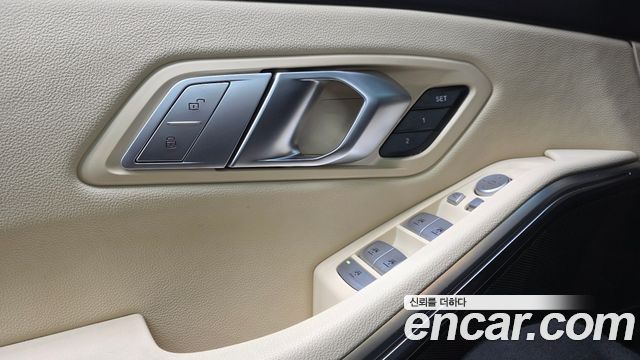 BMW 3-Series 2024 — photo 29