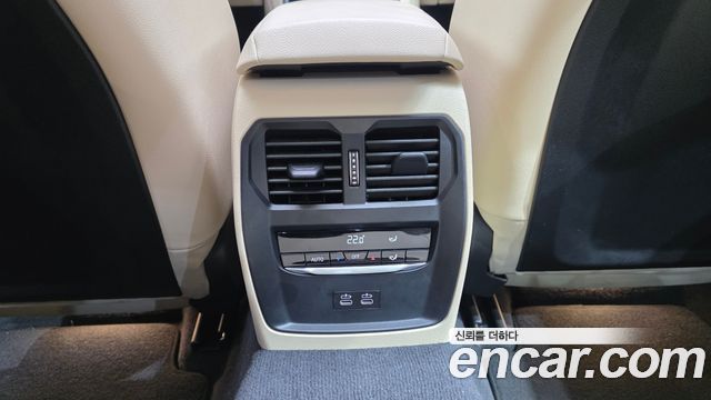 BMW 3-Series 2024 — photo 30