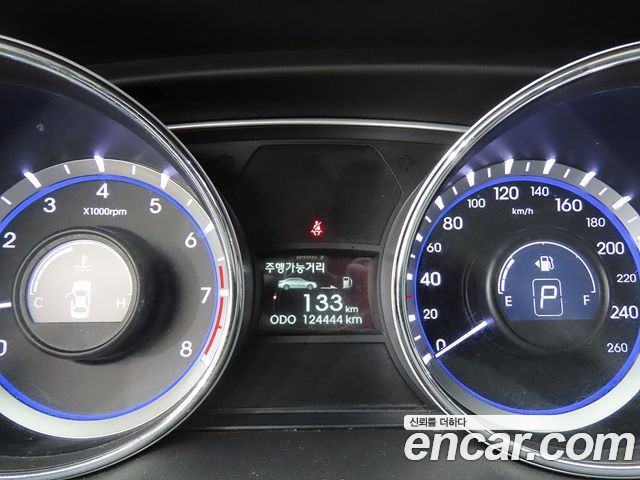 Hyundai Sonata 2013 — photo 10