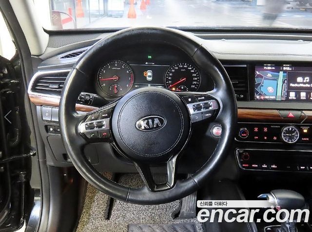 Kia K7 2017 — photo 8