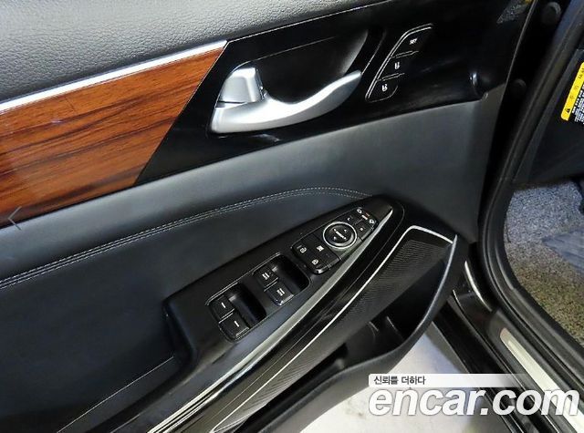 Kia K7 2017 — photo 13