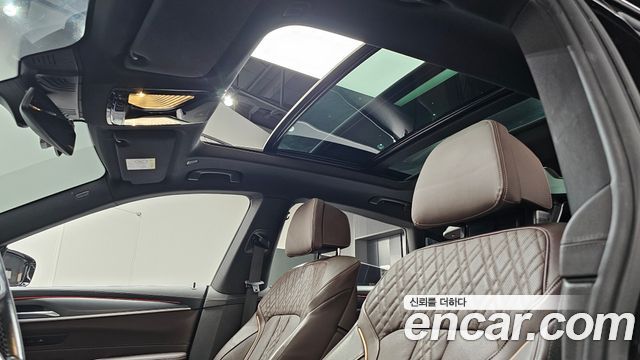 BMW Gran Turismo 2023 — photo 19