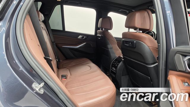 BMW X5 2021 — photo 17