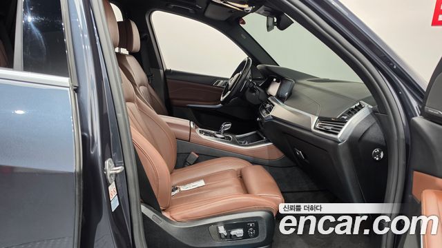 BMW X5 2021 — photo 16