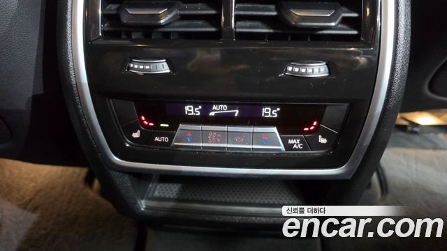 BMW X5 2021 — photo 31