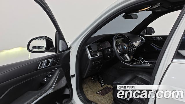 BMW X5 2021 — photo 13