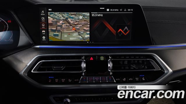 BMW X5 2021 — photo 18