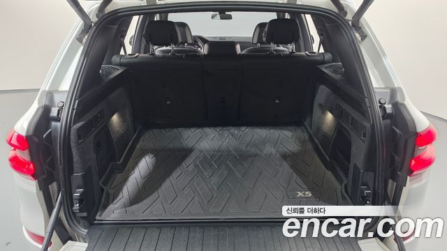 BMW X5 2021 — photo 25