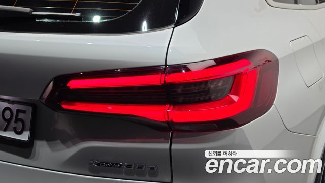 BMW X5 2021 — photo 9