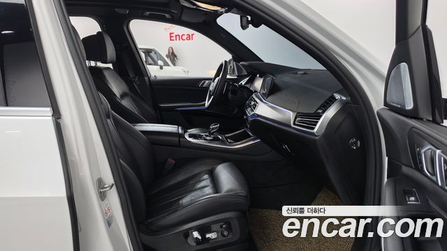 BMW X5 2021 — photo 16