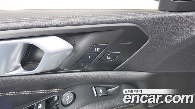 BMW X5 2021 — photo 28