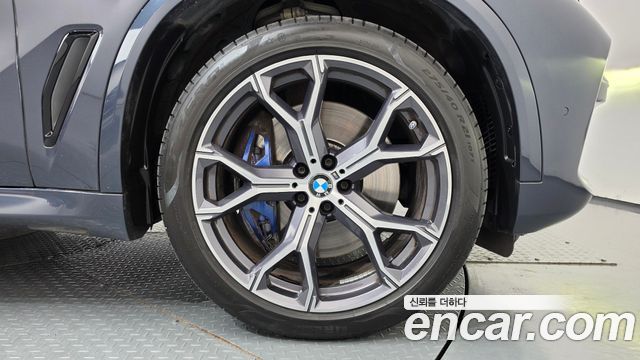 BMW X5 2021 — photo 7