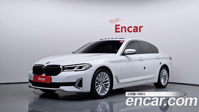 BMW 5-Series 2022 — photo 1
