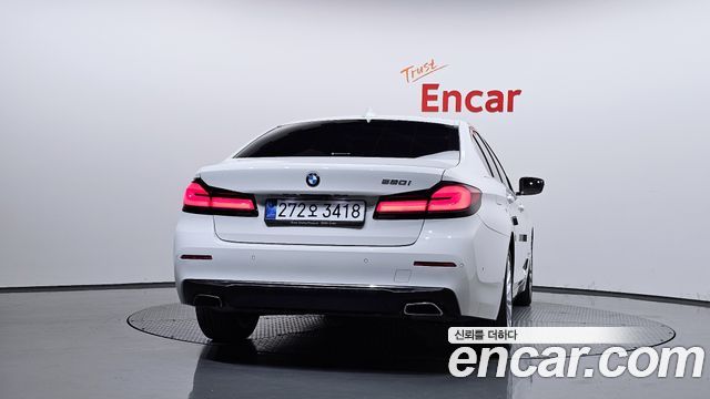 BMW 5-Series 2022 — photo 4
