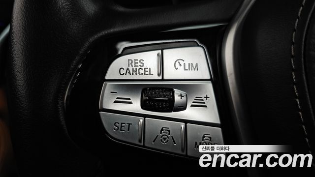 BMW 5-Series 2022 — photo 22