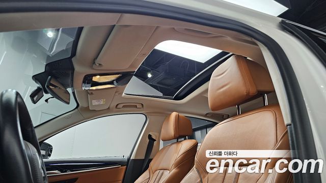 BMW 5-Series 2022 — photo 23