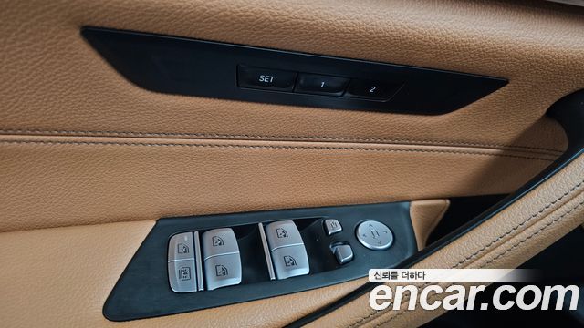 BMW 5-Series 2022 — photo 29