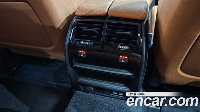 BMW 5-Series 2022 — photo 34