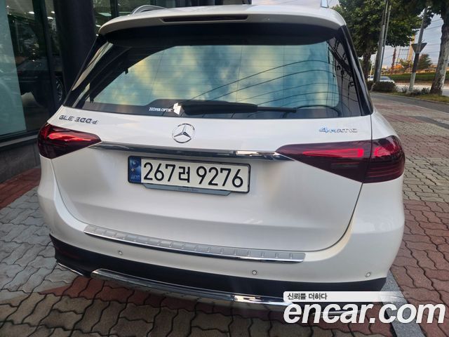 Mercedes-Benz GLE-Class 2023 — photo 4