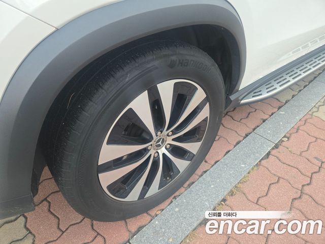 Mercedes-Benz GLE-Class 2023 — photo 6