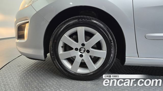 Peugeot 308 2013 — photo 5