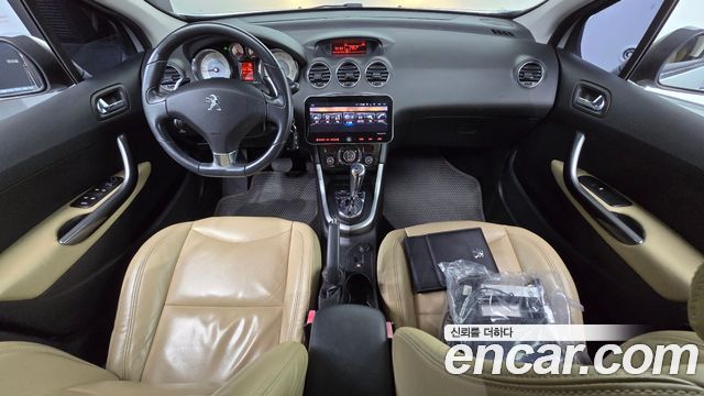 Peugeot 308 2013 — photo 10