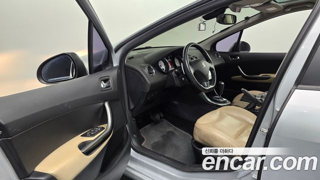 Peugeot 308 2013 — photo 13