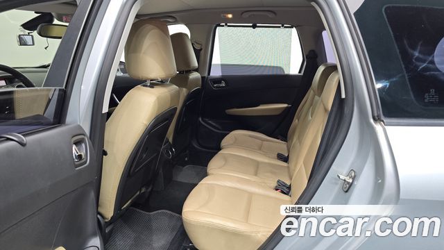 Peugeot 308 2013 — photo 17