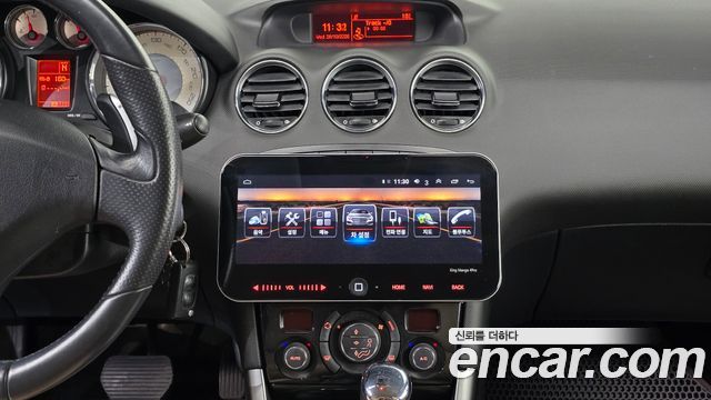 Peugeot 308 2013 — photo 23
