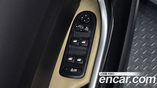 Peugeot 308 2013 — photo 26