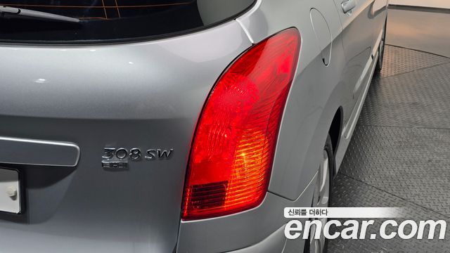 Peugeot 308 2013 — photo 9