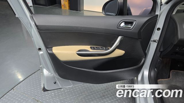 Peugeot 308 2013 — photo 14