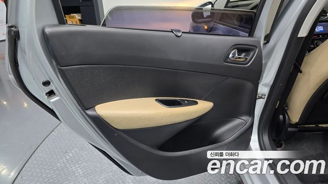 Peugeot 308 2013 — photo 15