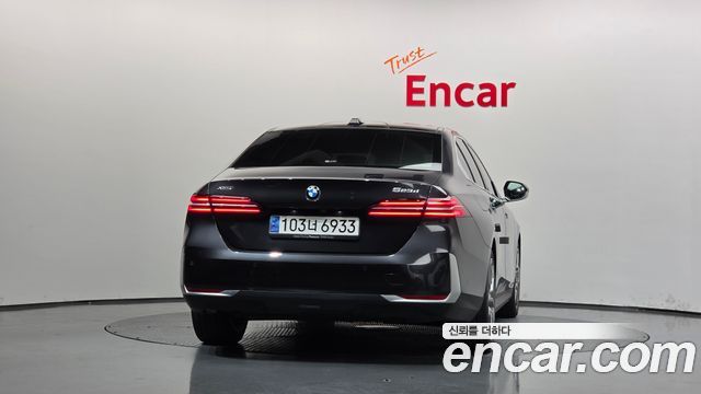 BMW 5-Series 2024 — photo 4