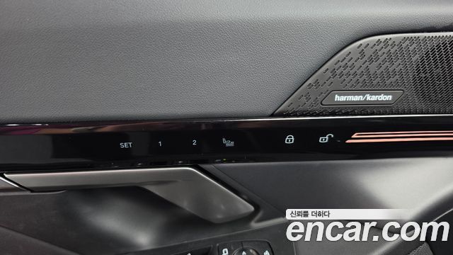 BMW 5-Series 2024 — photo 35
