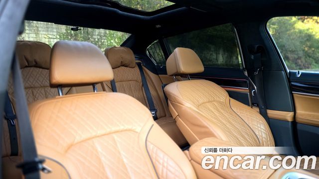 BMW 7-Series 2021 — photo 14