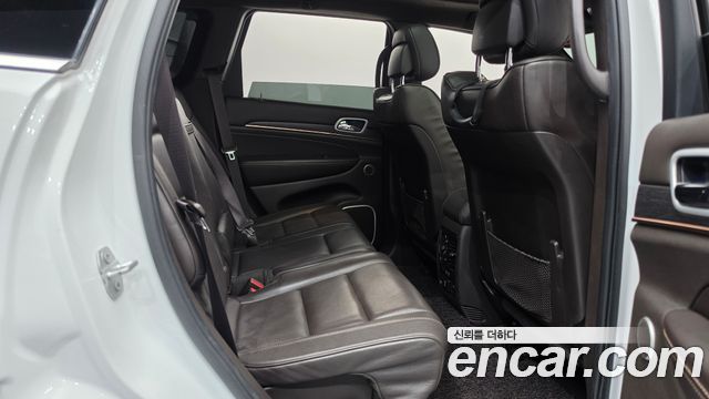 Jeep Cherokee 2019 — photo 12