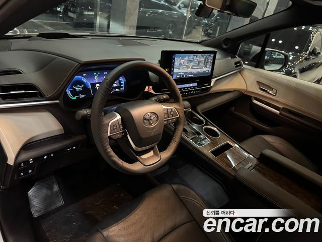 Toyota Sienna 2025 — photo 9