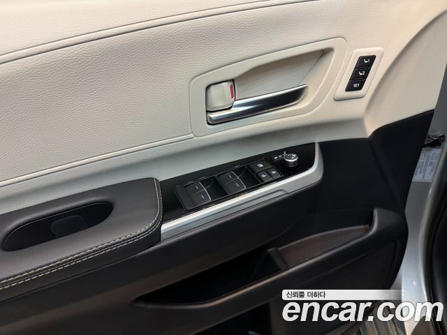 Toyota Sienna 2025 — photo 13