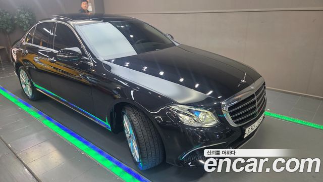 Mercedes-Benz E-Class 2017 — photo 4