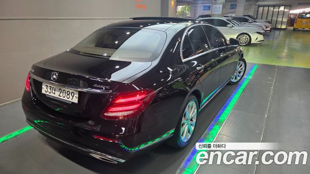 Mercedes-Benz E-Class 2017 — photo 6