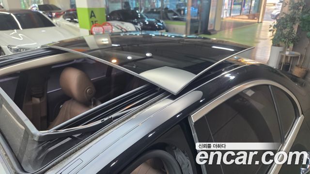 Mercedes-Benz E-Class 2017 — photo 9